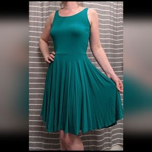 Kelly Green stretch midi dress